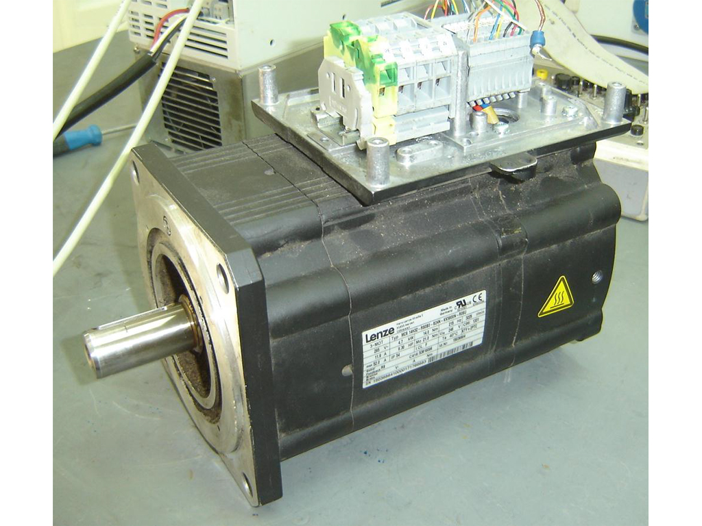 lenze-motor-01